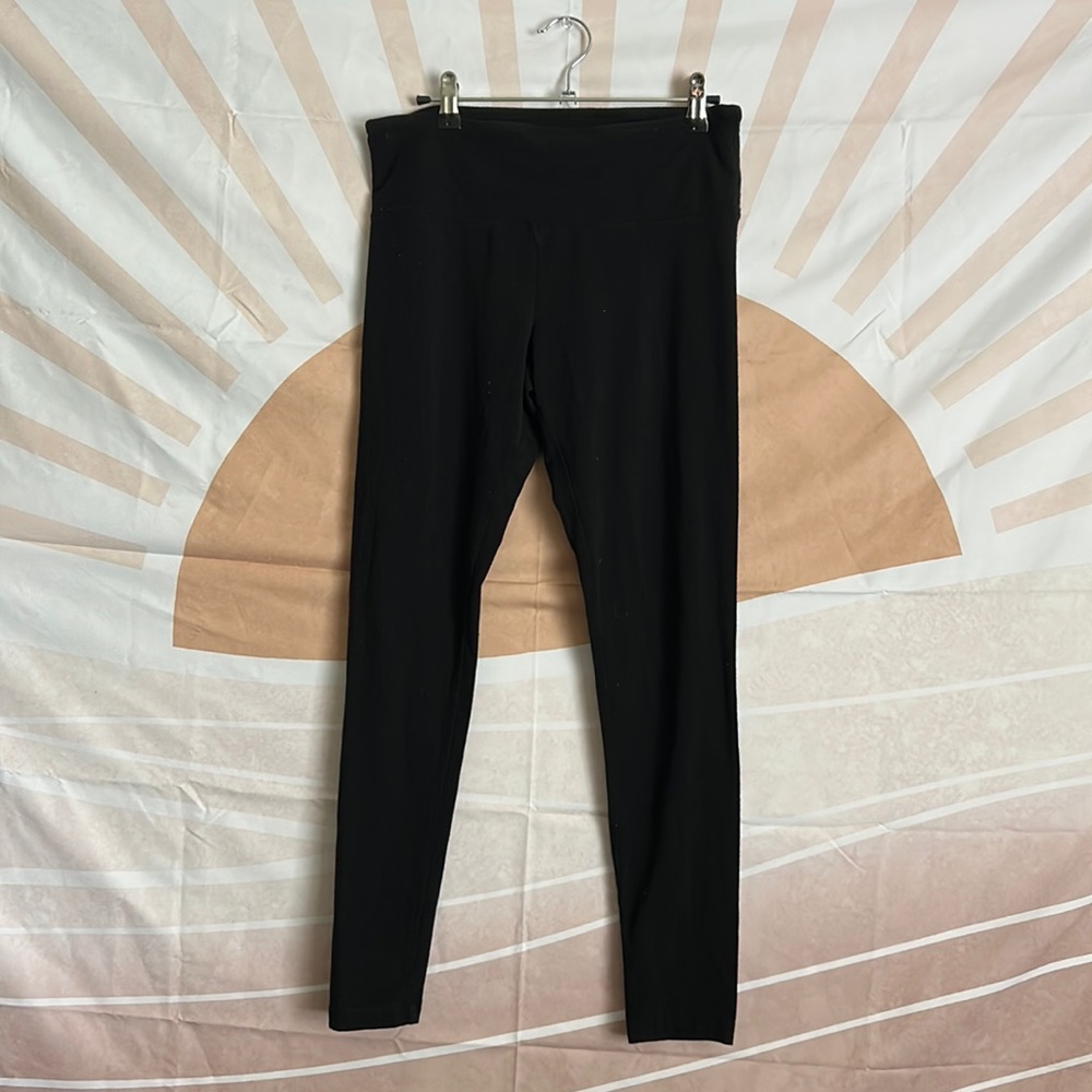 Plain black leggings ☀️